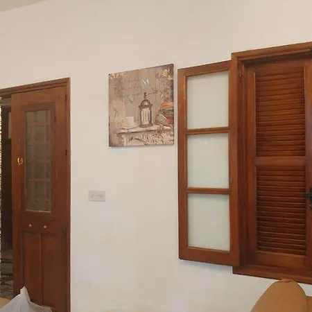 게스트하우스 Marys Traditional House 파노레프카라