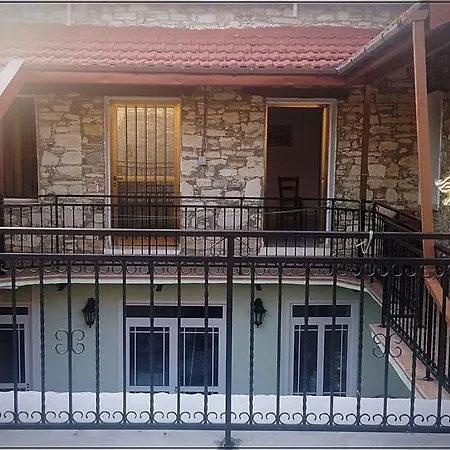 Marys Traditional House 招待所 班诺卢弗卡拉