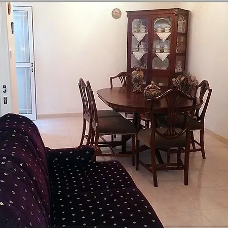 Marys Traditional House 招待所