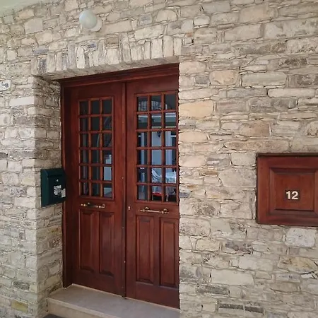 게스트하우스 Marys Traditional House 파노레프카라