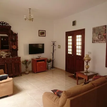 Marys Traditional House 班诺卢弗卡拉
